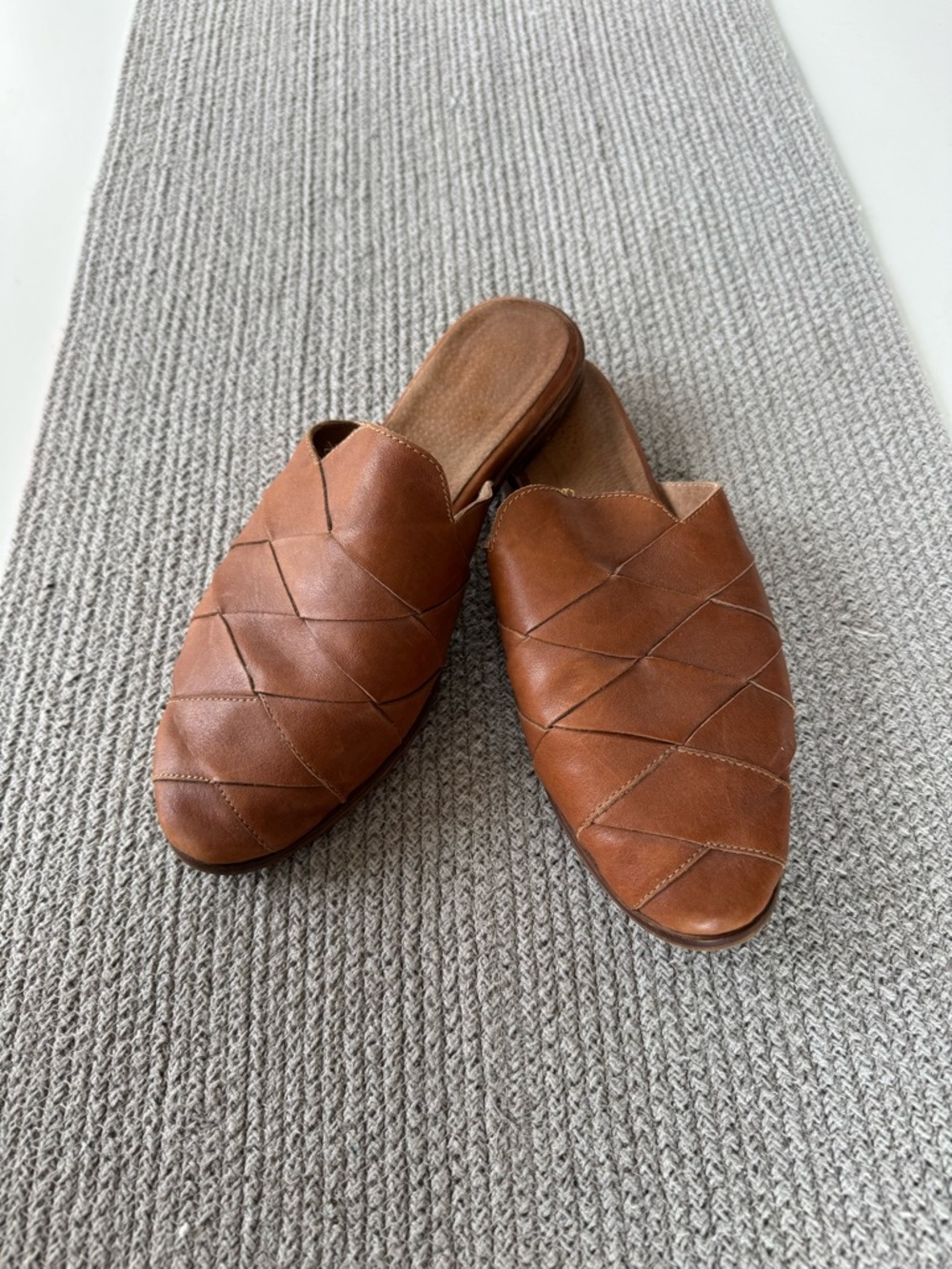Seychelles Cognac Brown Leather Woven Mules Slides Sz 8.5 - Picture 8 of 9